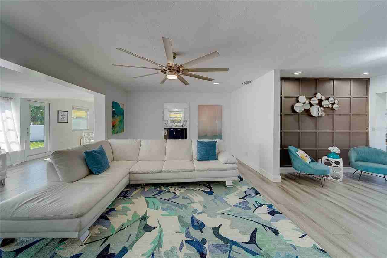 2109 Bayshore Dr - Photo 6 of 39