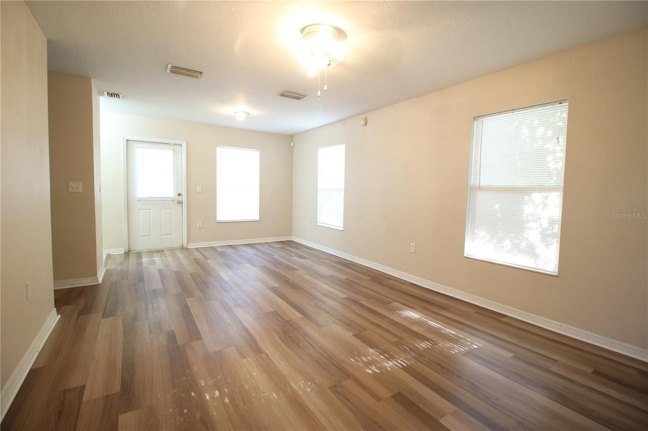 720 Newton Ave S - Photo 3 of 22