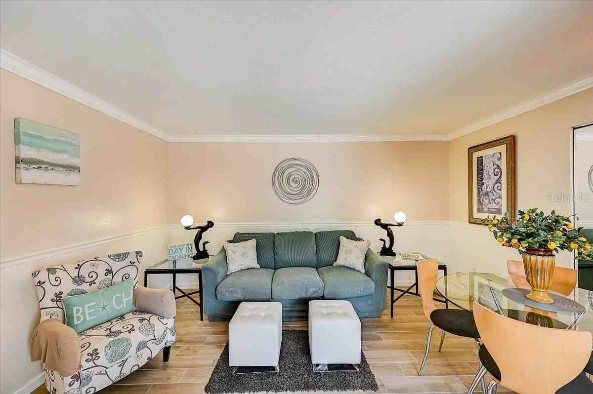 722 S Blvd Of The Presidents #105 - Photo 5 of 23