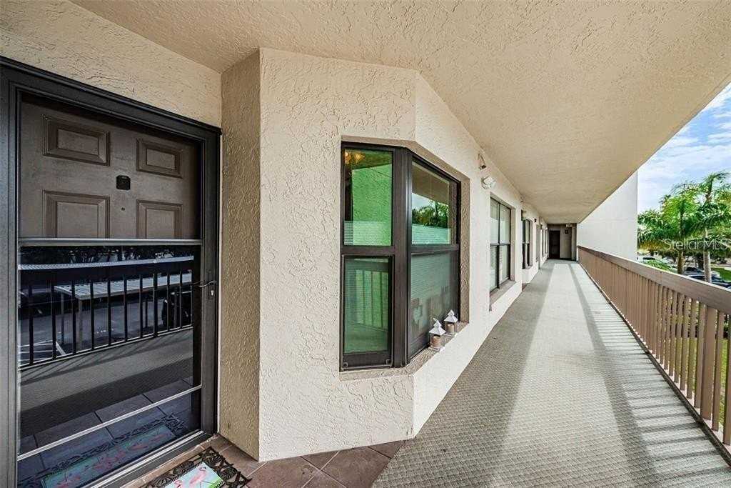 1324 Pasadena Ave S #205 - Photo 2 of 34