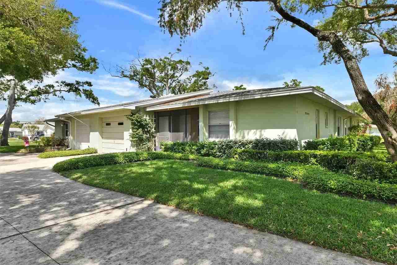 2833 Orange Tree Cir N #C - Photo 7 of 33