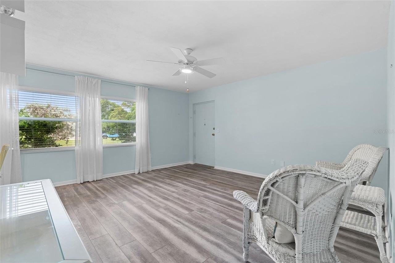 209 Ne Lincoln Cir N #109 - Photo 5 of 24