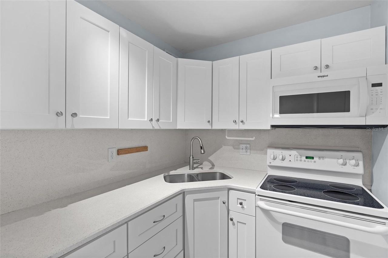 209 Ne Lincoln Cir N #109 - Photo 7 of 24