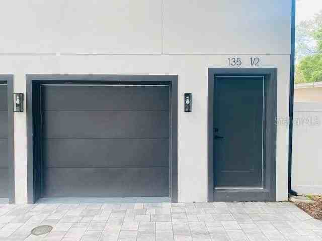 135 48th Ave N #B - Photo 3 of 10