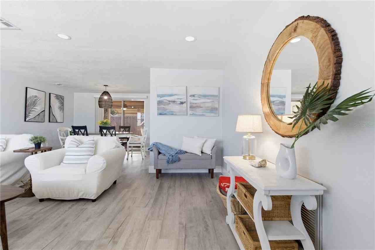 7608 Sue Ellen Dr - Photo 4 of 35