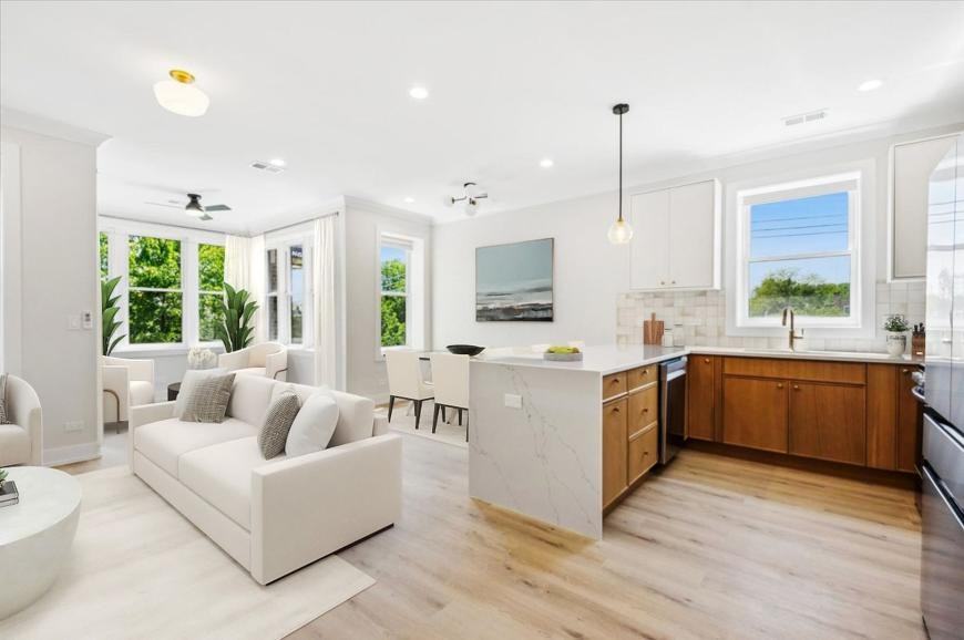 1406 W Hollywood Ave - Photo 2 of 10