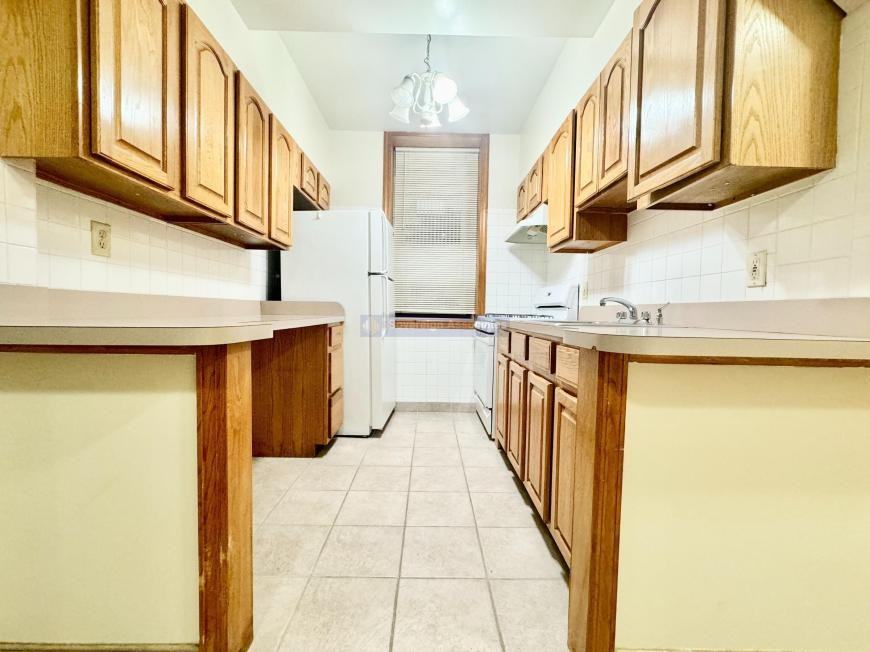81 Cabrini Blvd - Photo 7 of 10