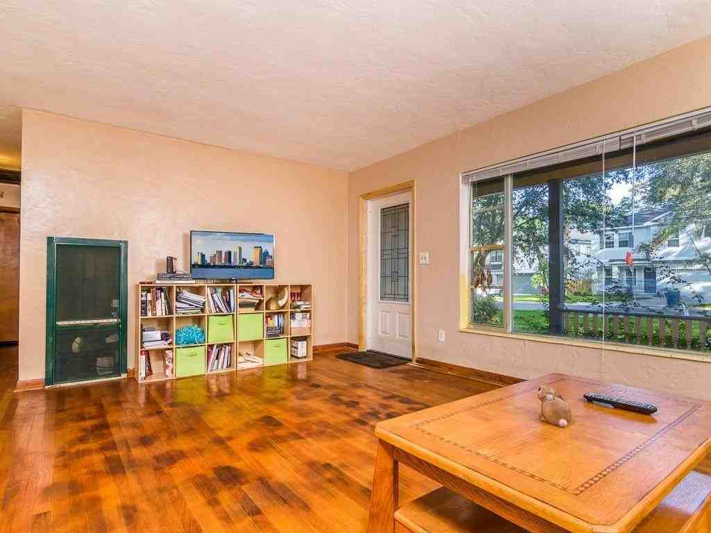 3136 W Euclid Ave - Photo 4 of 13