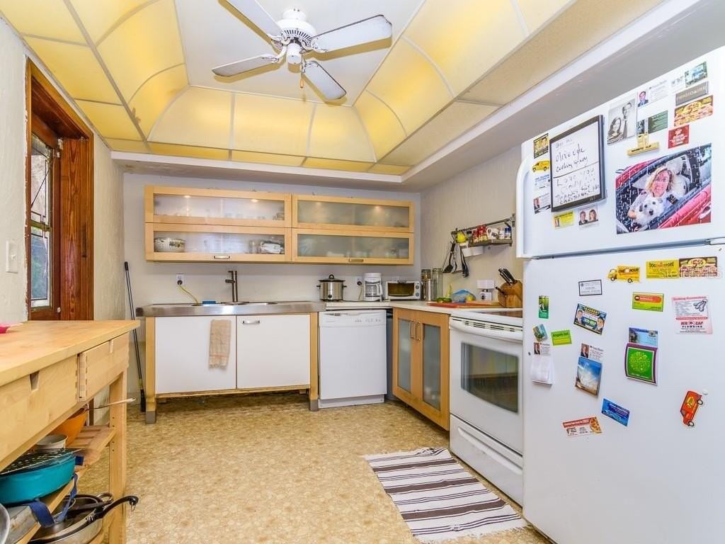 3136 W Euclid Ave - Photo 5 of 13