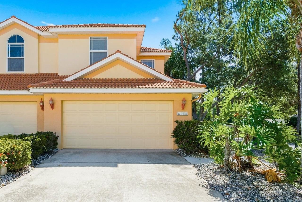 1405 Ridge Ter
