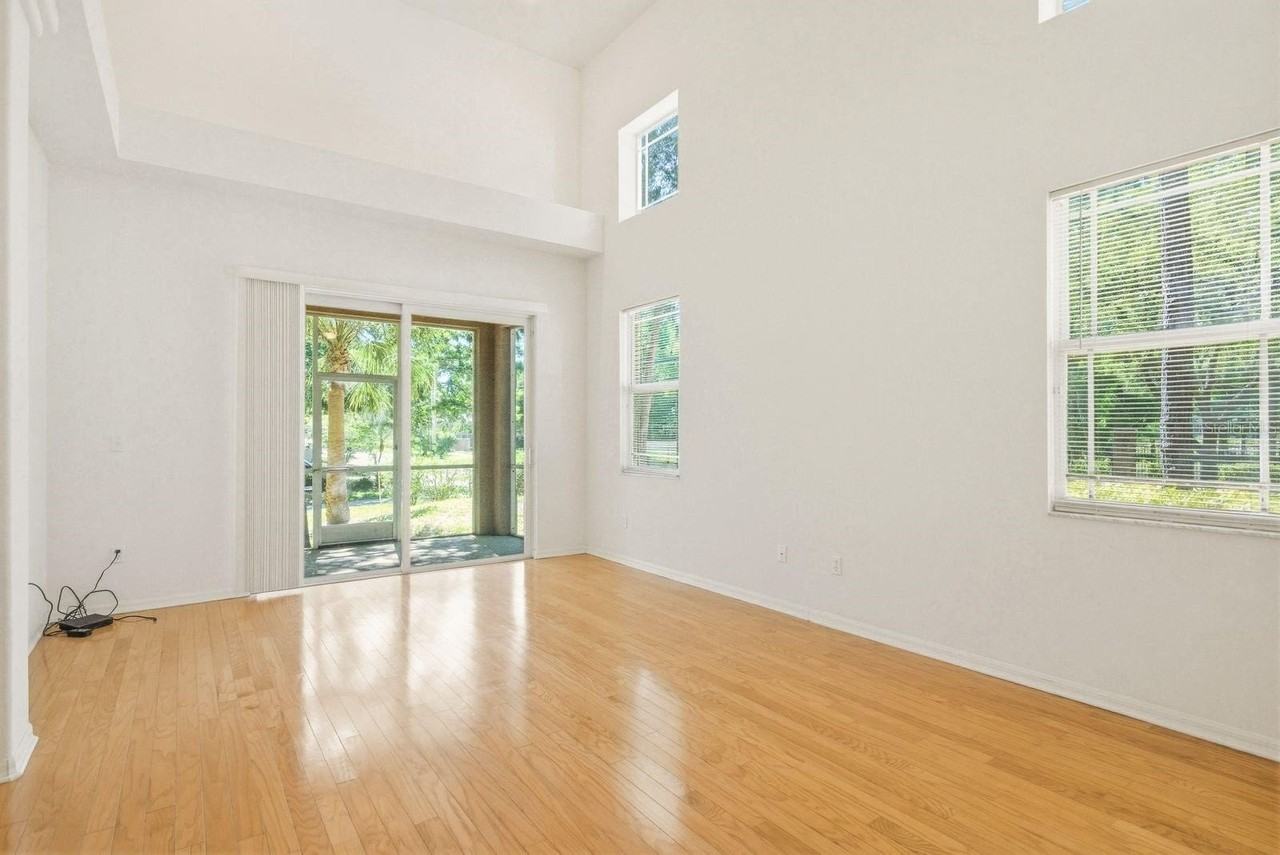 1405 Ridge Ter - Photo 4 of 29