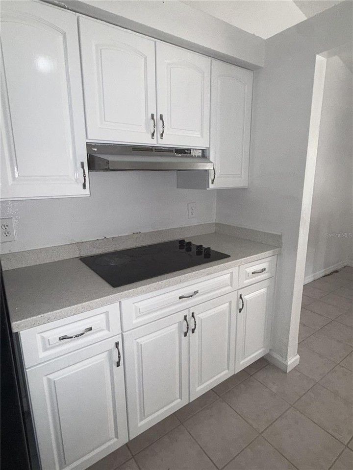 9213 Camino Villa Blvd - Photo 5 of 15