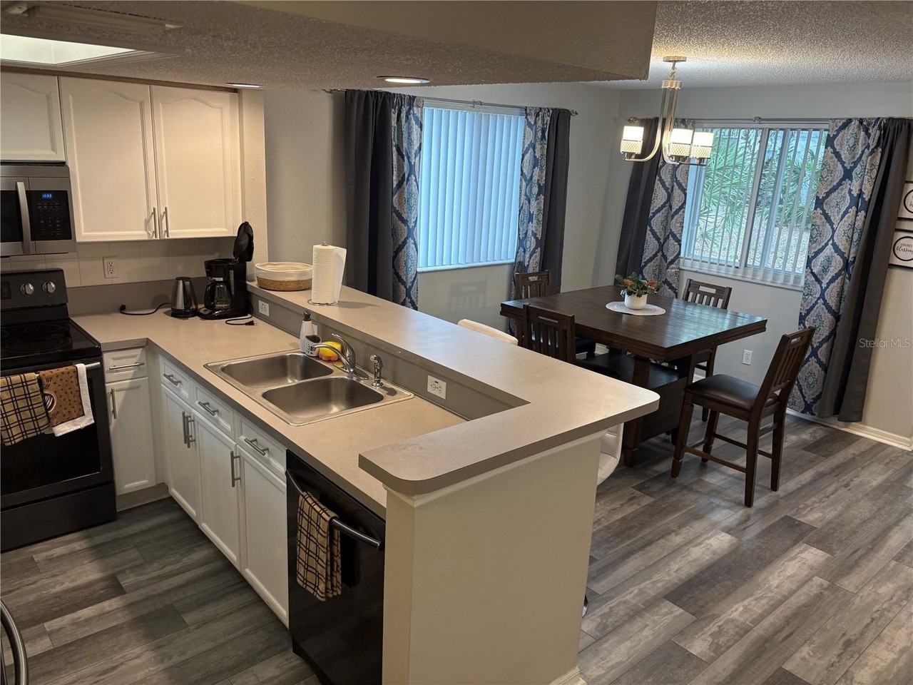9122 Jakes Path - Photo 3 of 34