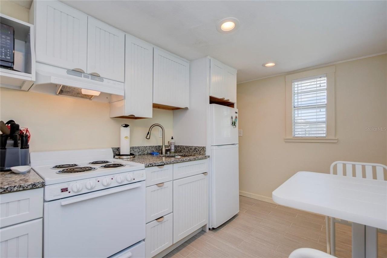 3200 W De Bazan Ave - Photo 7 of 11