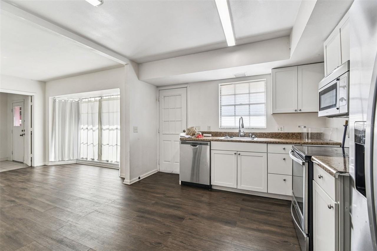 855 E Brandon Blvd - Photo 3 of 16
