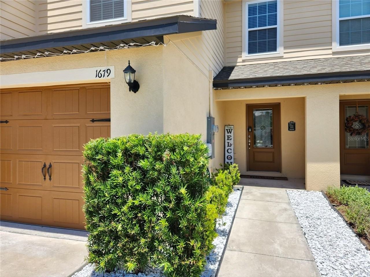 1679 Wynford Cir - Photo 2 of 30