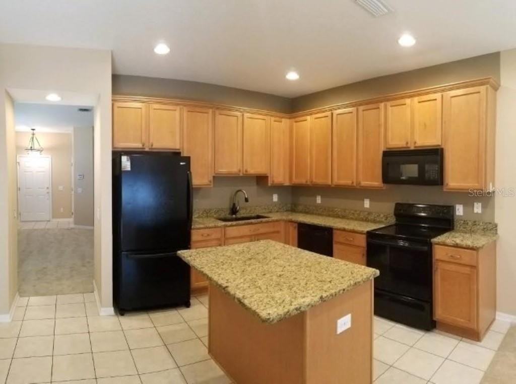 2841 Girvan Dr - Photo 6 of 43