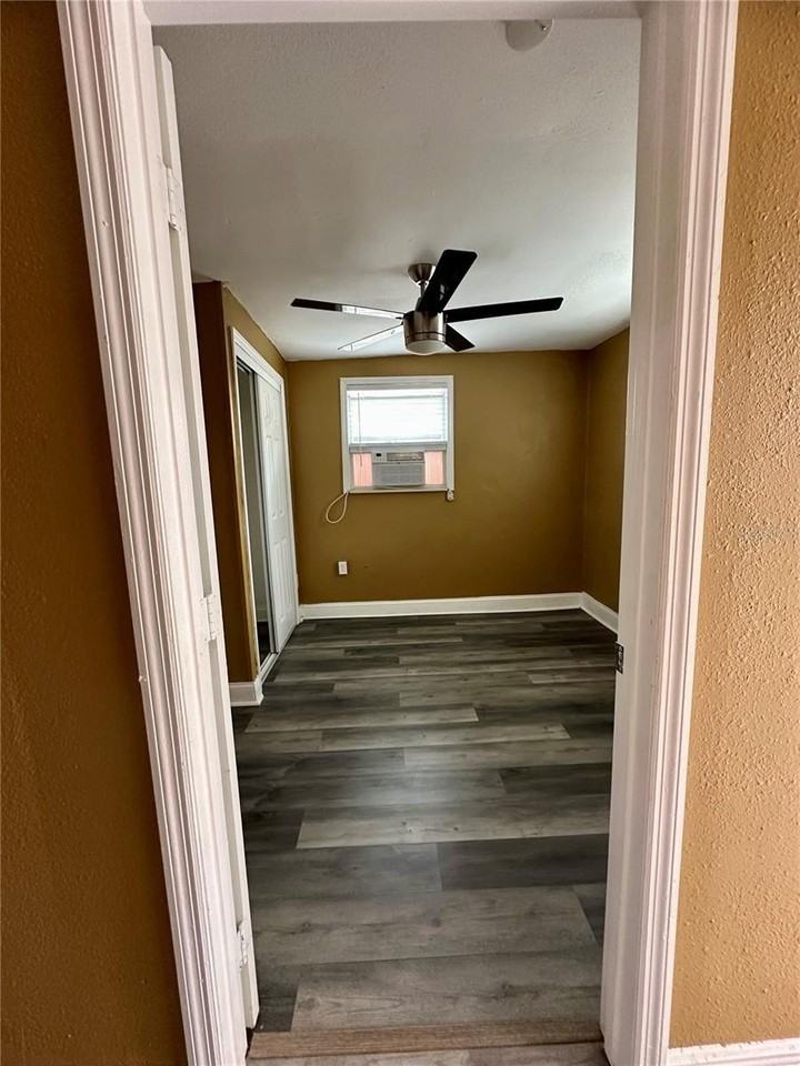 2907 N 15th St #D - Photo 5 of 24