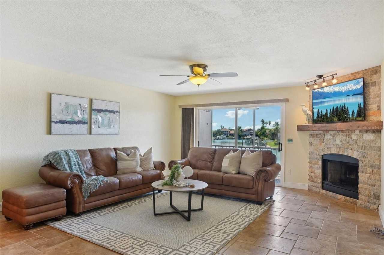 637 Pinellas Bayway S #105 - Photo 4 of 50
