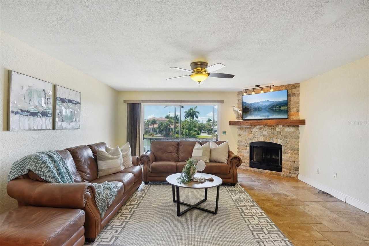 637 Pinellas Bayway S #105 - Photo 5 of 50