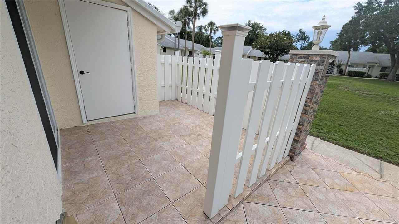 4000 Poinciana Ct - Photo 4 of 29