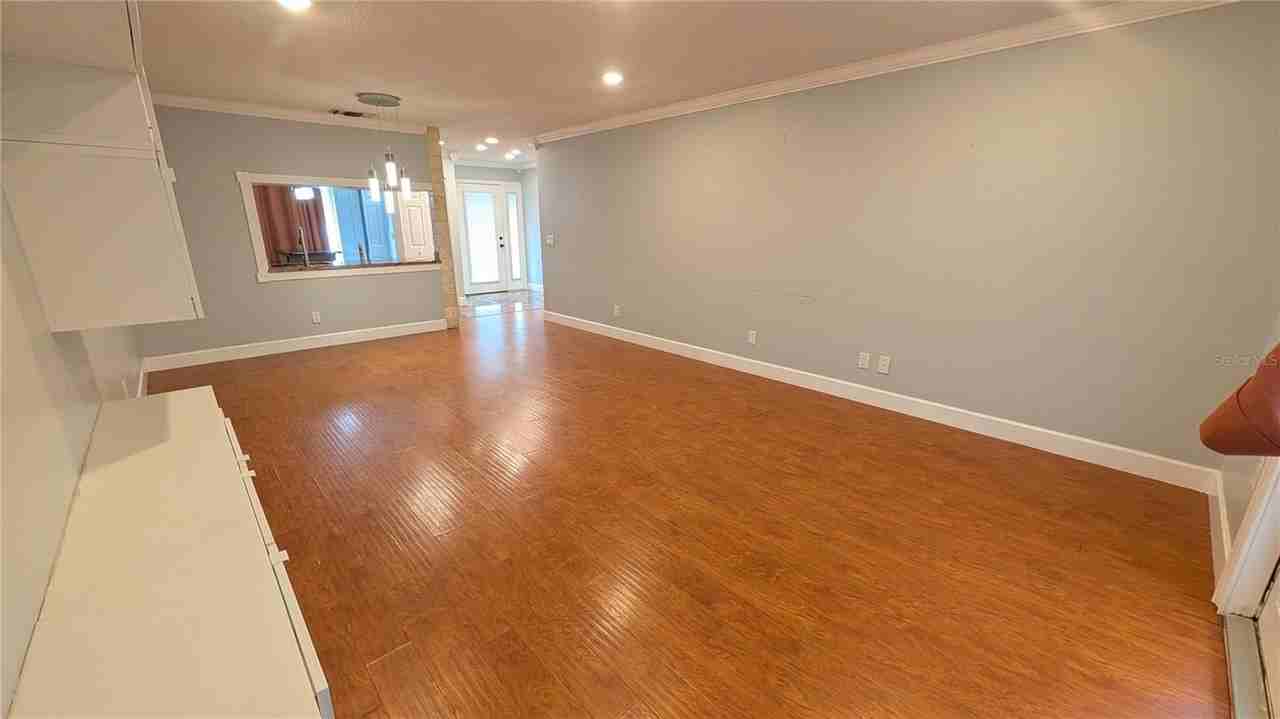 4000 Poinciana Ct - Photo 5 of 29