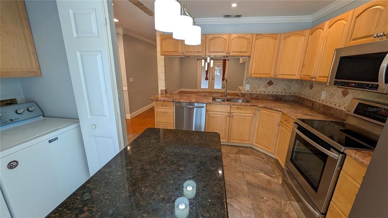 4000 Poinciana Ct - Photo 7 of 29