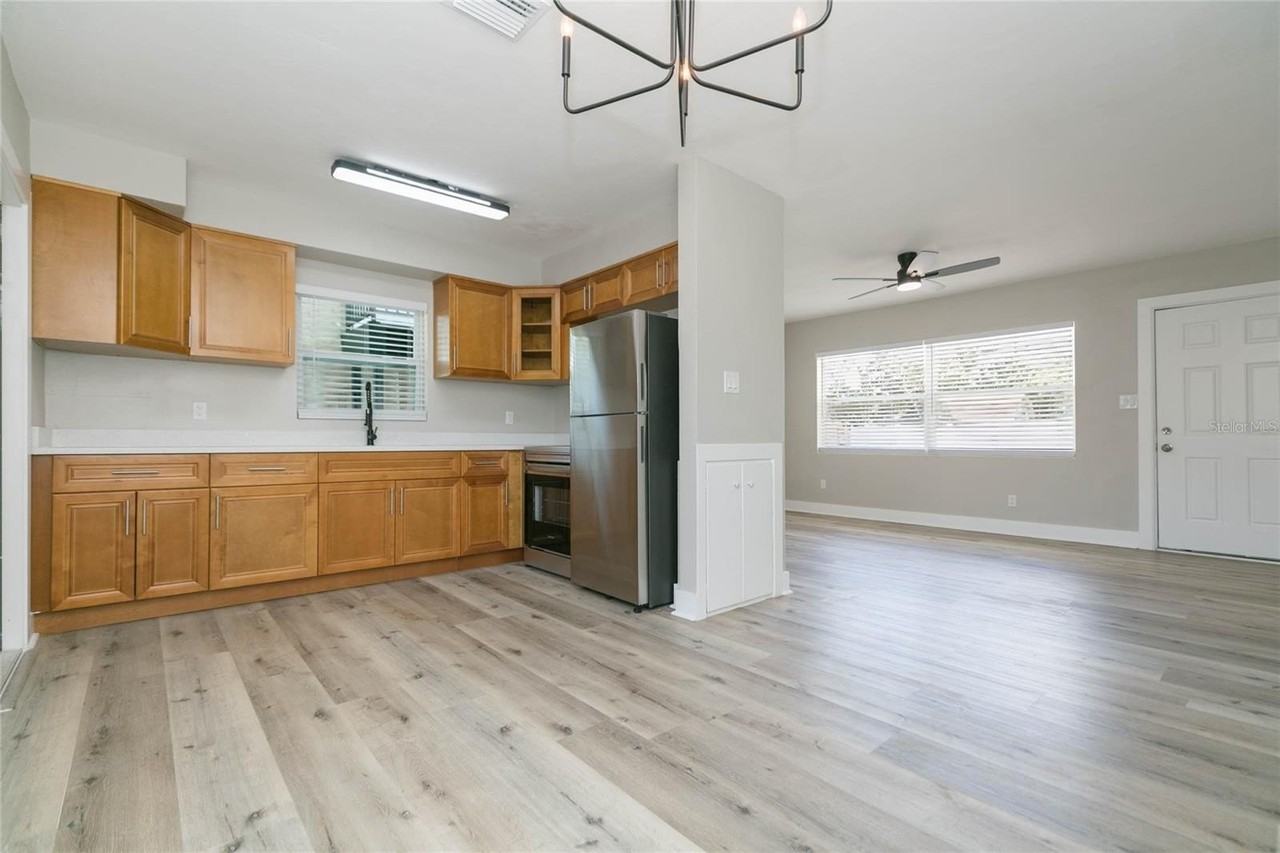2600 52nd Ave N #B - Photo 4 of 15