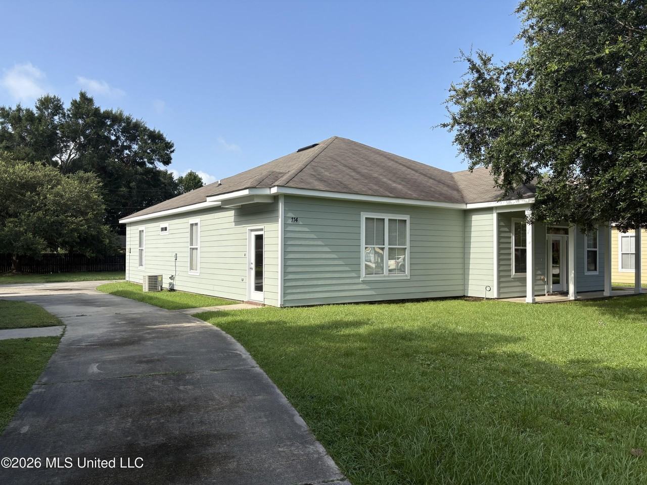114 Earle Taylor Ln - Photo 2 of 15