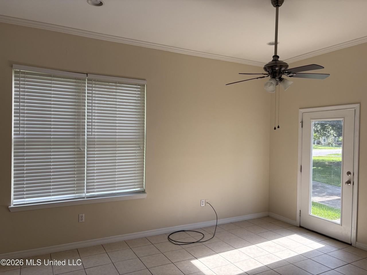 114 Earle Taylor Ln - Photo 4 of 15