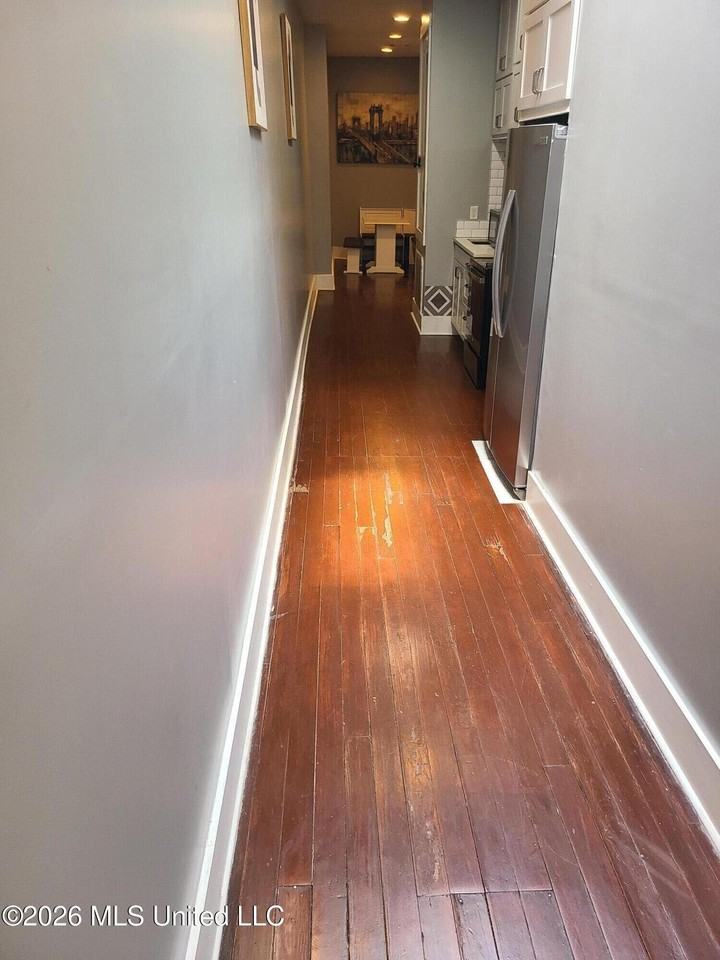 224 W Capitol St - Photo 3 of 18