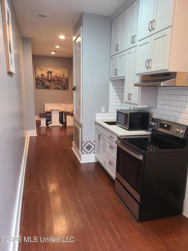224 W Capitol St - Photo 4 of 18