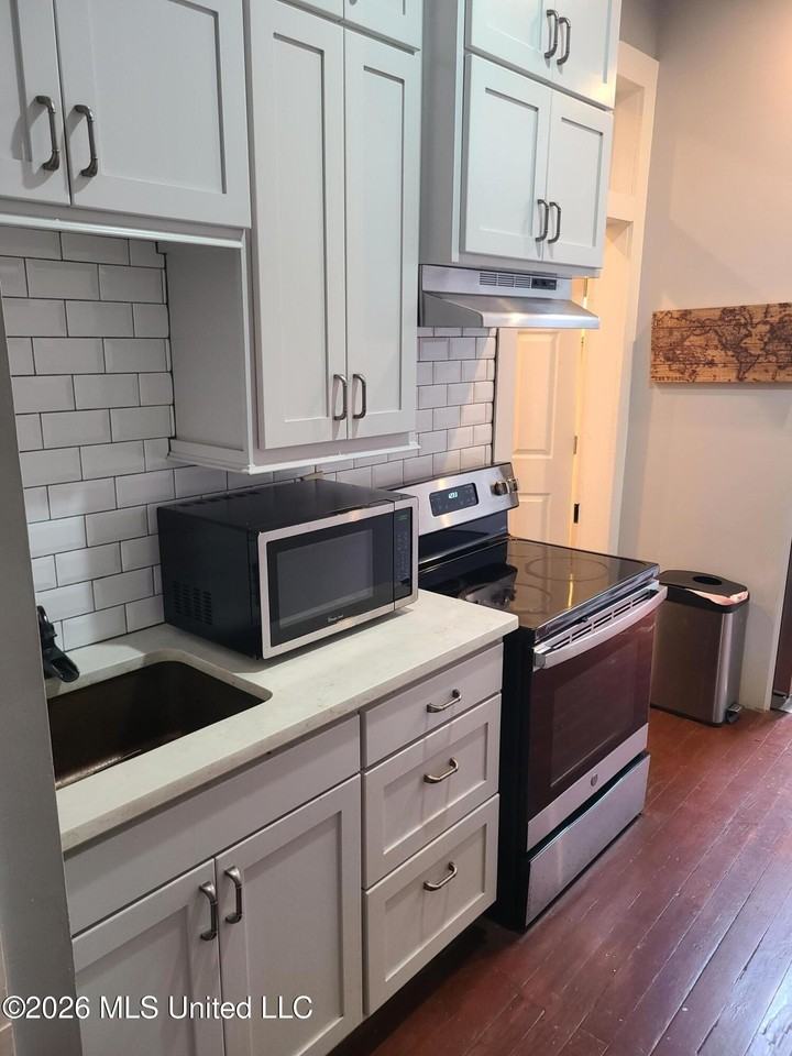 224 W Capitol St - Photo 5 of 18