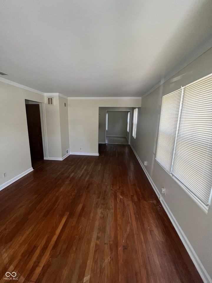 1126 Allison Ave - Photo 3 of 13