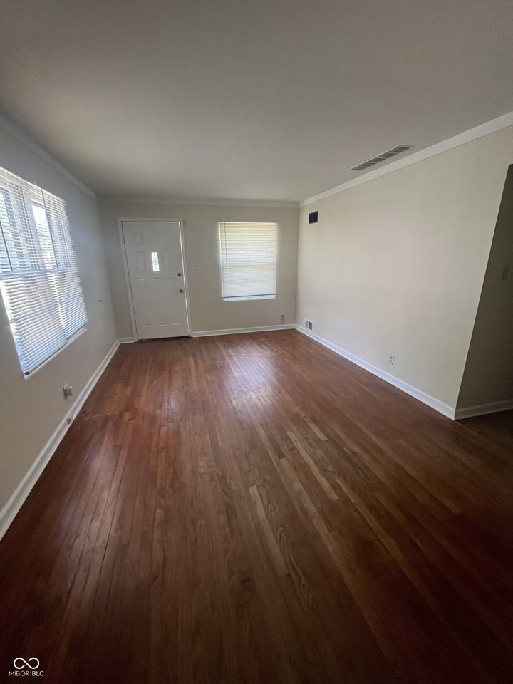 1126 Allison Ave - Photo 4 of 13