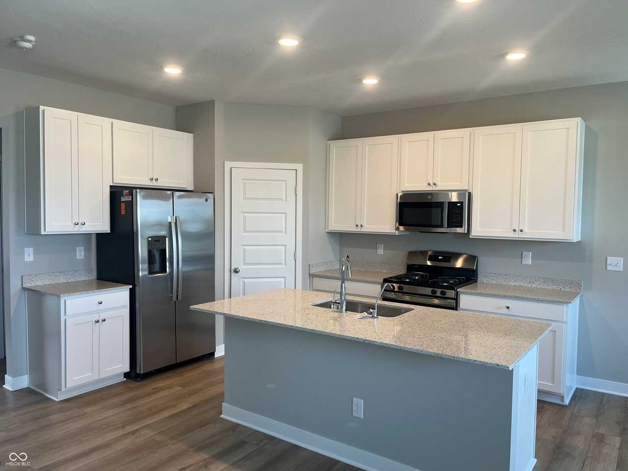 2045 W 171st St - Photo 5 of 22