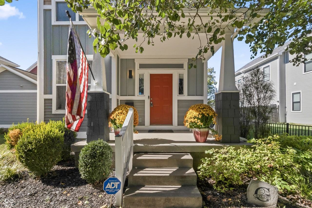 2410 N College Ave - Photo 5 of 50