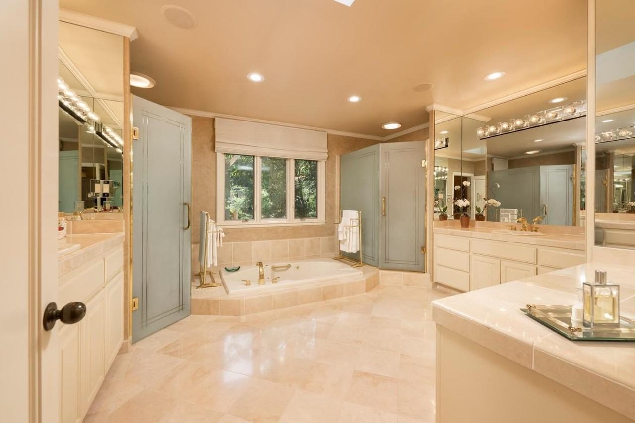 1162 Barroilhet Dr - Photo 5 of 8