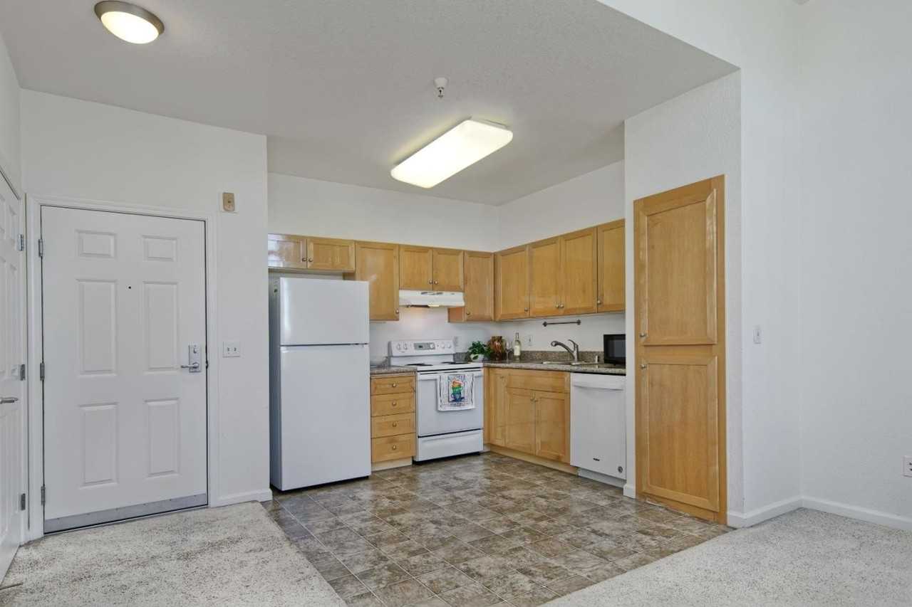 516 Martha St - Photo 2 of 13