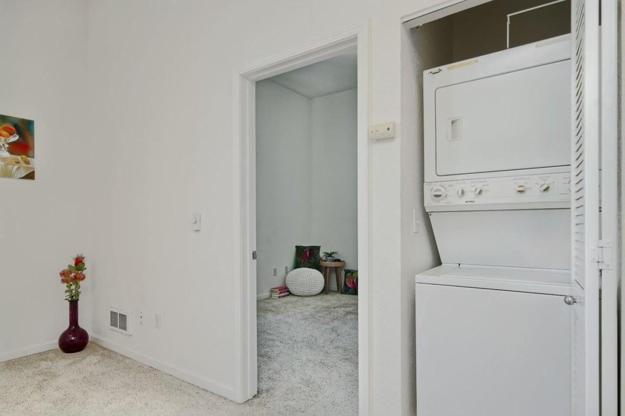 516 Martha St - Photo 5 of 13