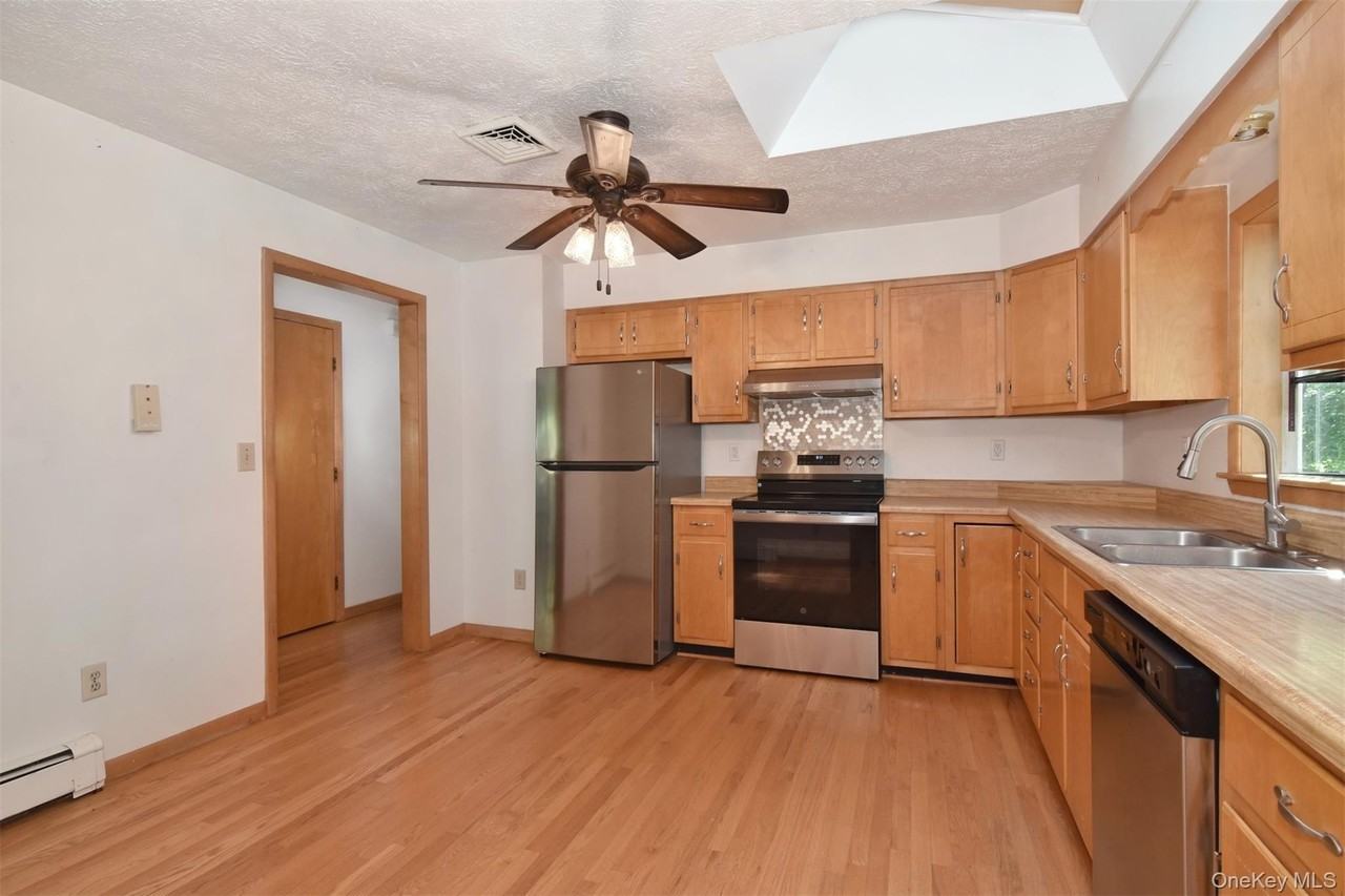 32 Springwood Ave - Photo 6 of 21