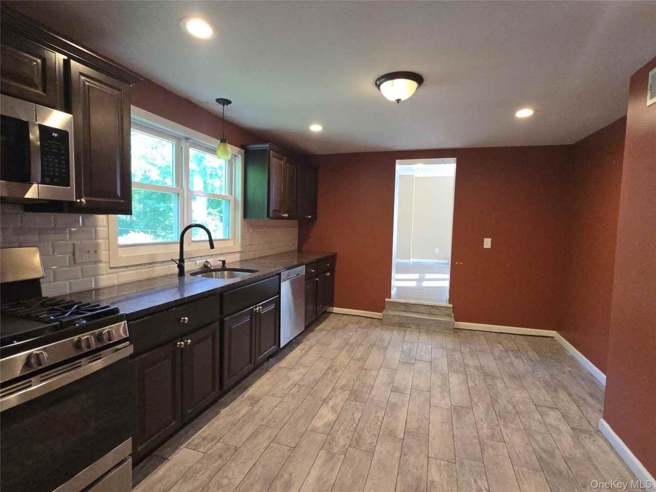 34 Red Barn Rd - Photo 2 of 18