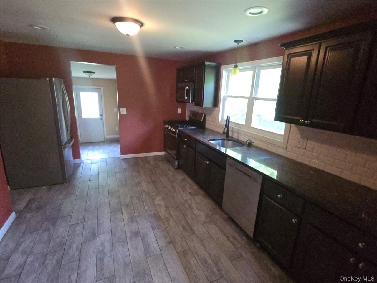 34 Red Barn Rd - Photo 3 of 18