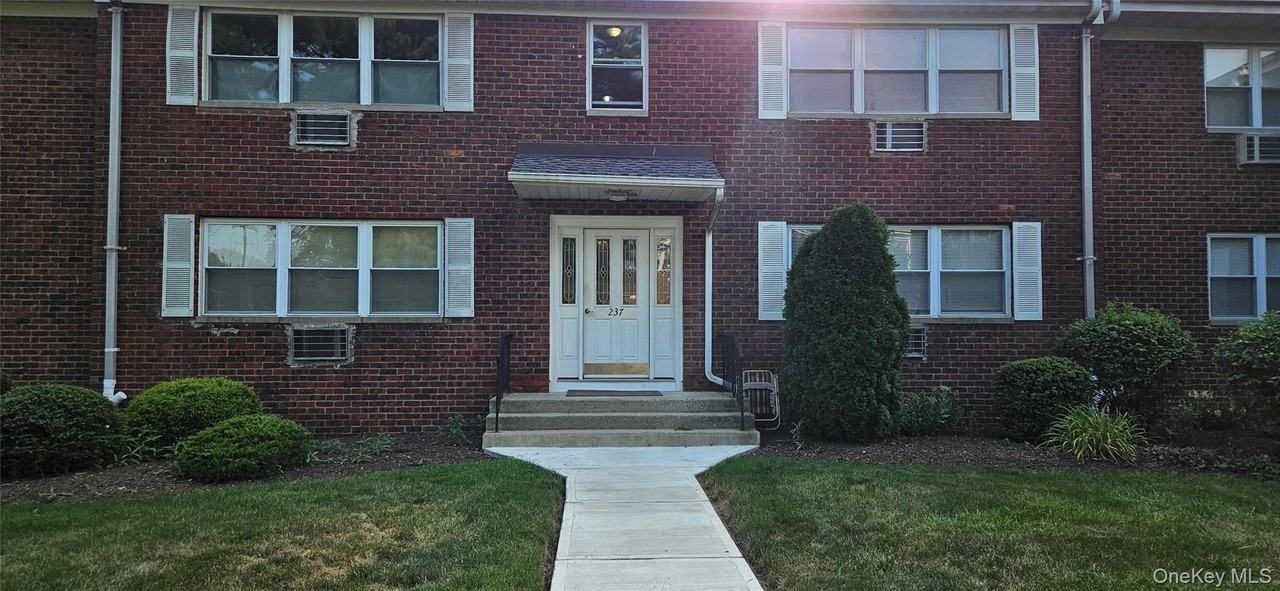 237 N Middletown Rd #H - Photo 3 of 14