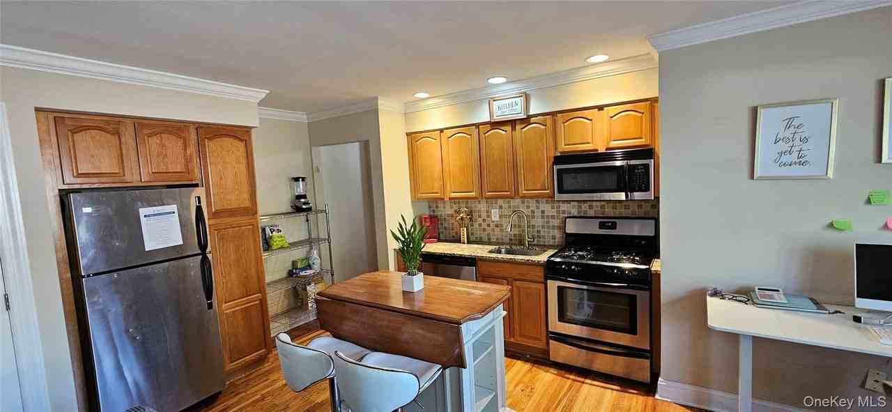 237 N Middletown Rd #H - Photo 5 of 14