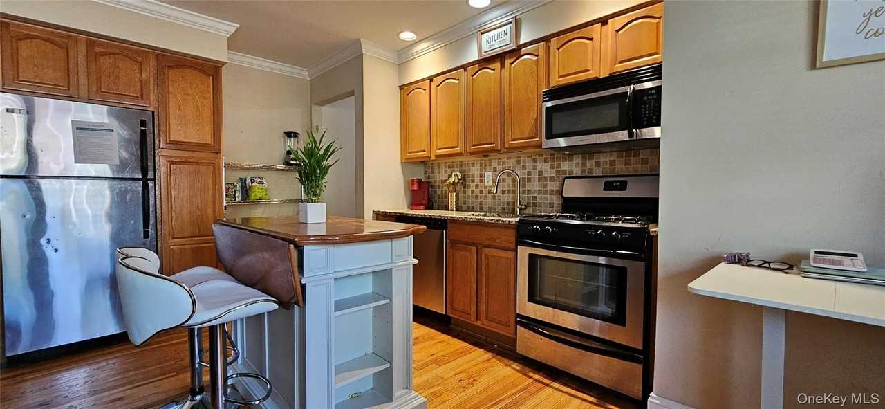 237 N Middletown Rd #H - Photo 6 of 14