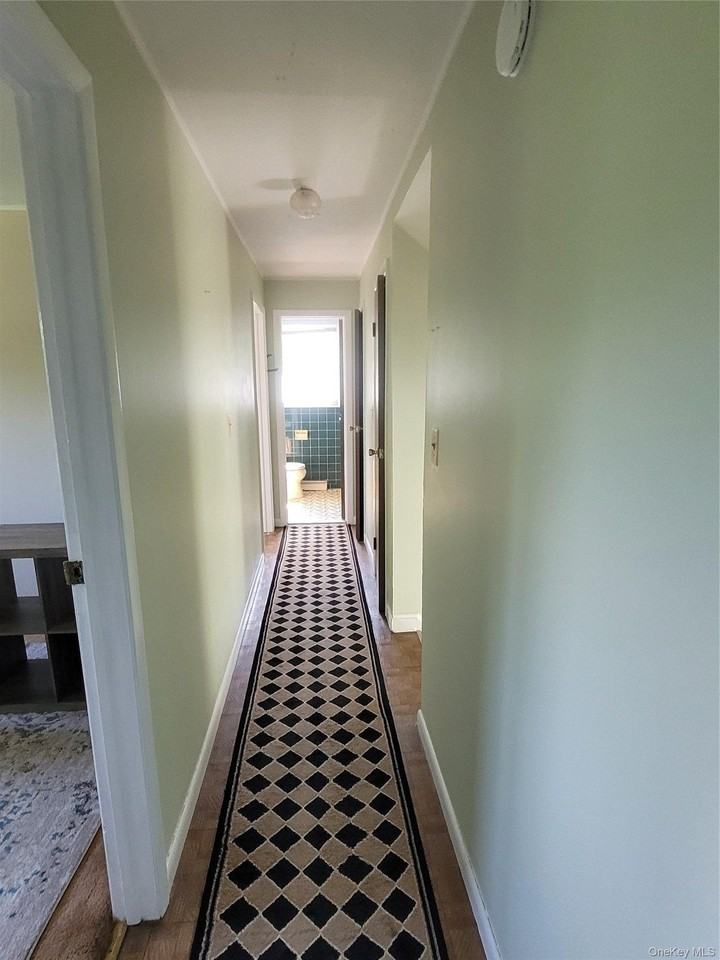 66 Phillips St - Photo 5 of 13
