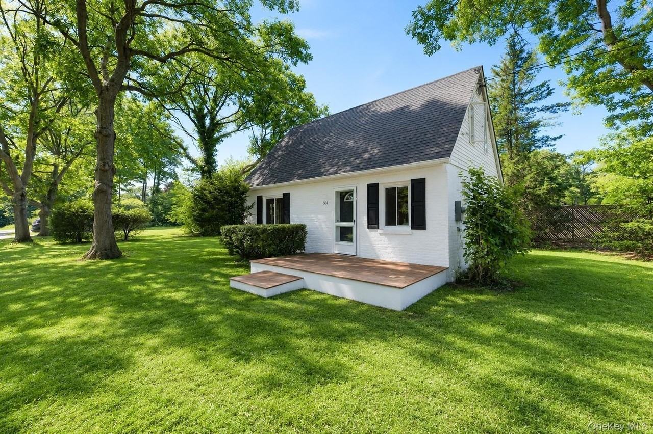 60 Morris Ave - Photo 4 of 25