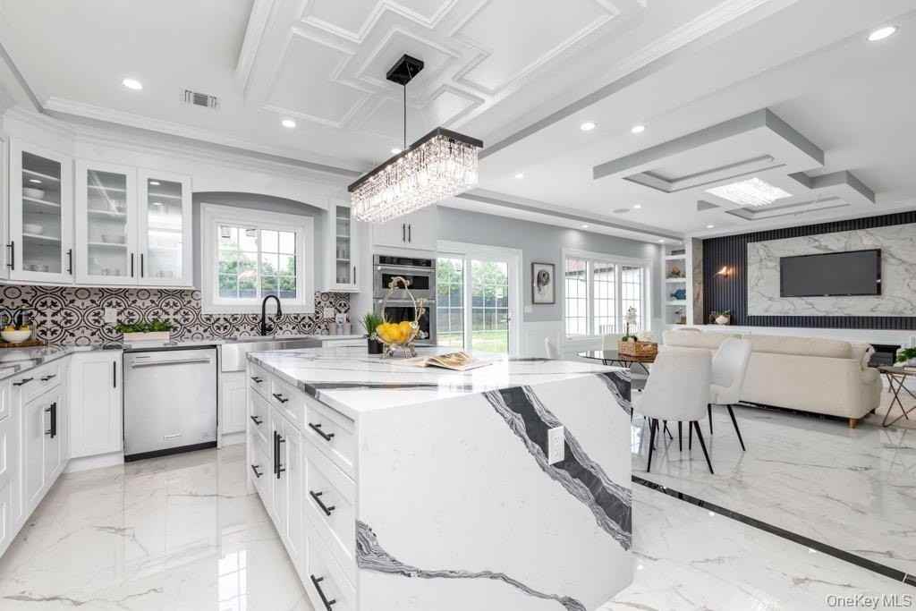 161 Division Ave - Photo 5 of 6
