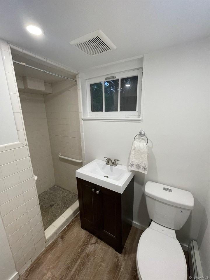 16 Houghton Blvd - Photo 7 of 8
